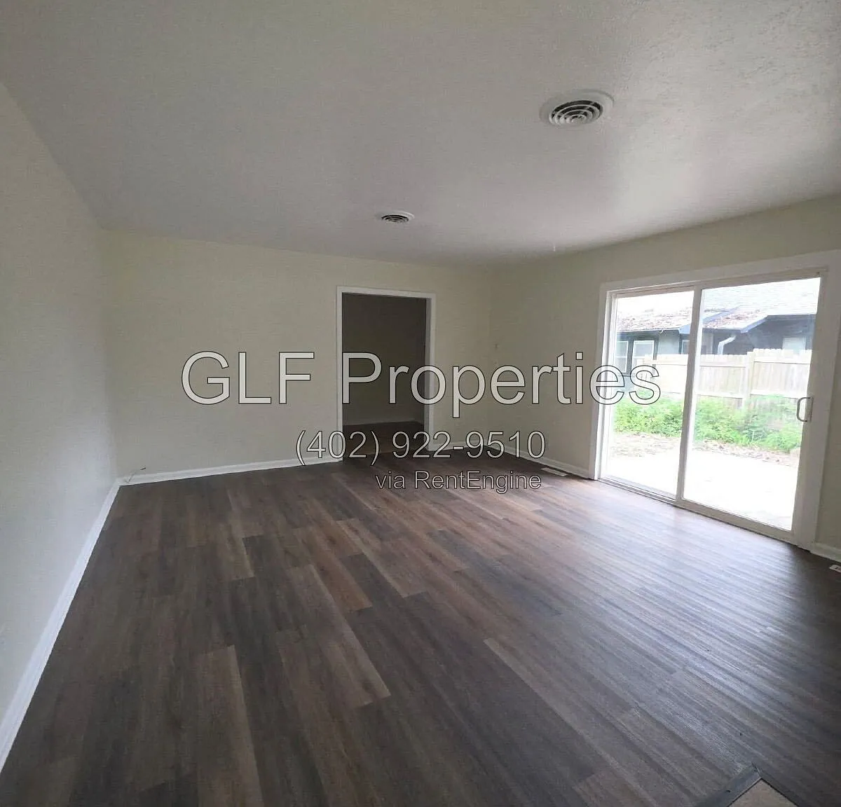 2 bed, 1.0 bath, $1,200 — Photo 2
