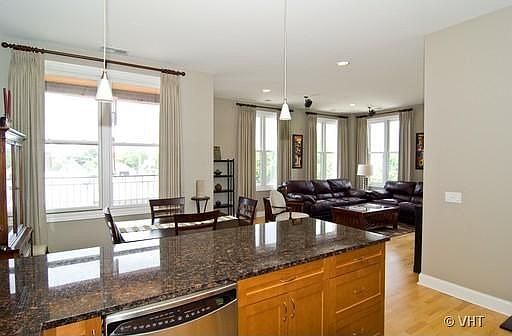 5th image of 4814 N Damen Ave APT 313