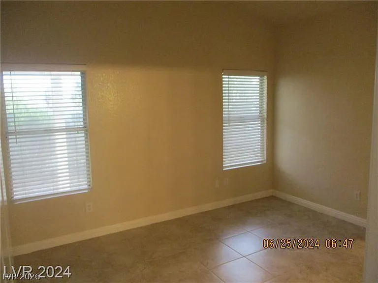 8216 Grassy Point Cir — Photo 16