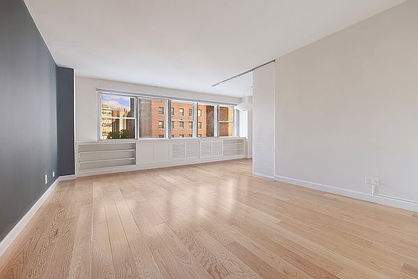 1st image of 430 W 34th St APT 7E