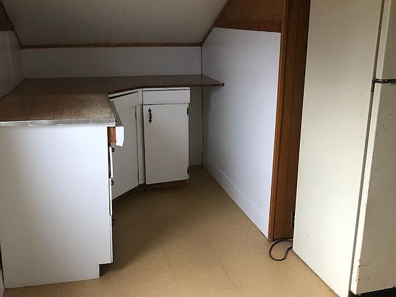 4th image of 25 Spencer St #2