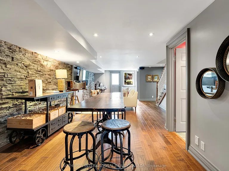 721 Markham St — Photo 20