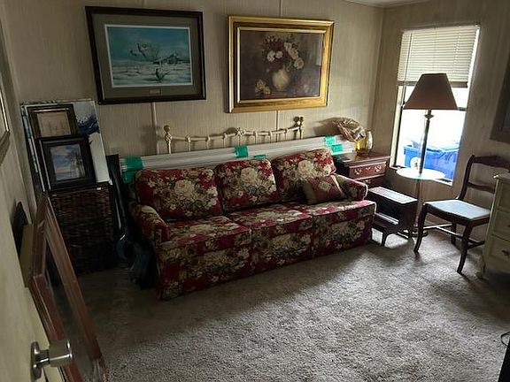 4th image of 711 Dogwood Cir