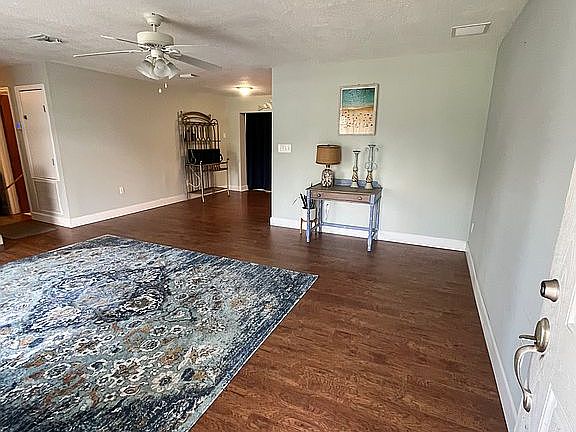 4th image of 1597 Mulberry Ln