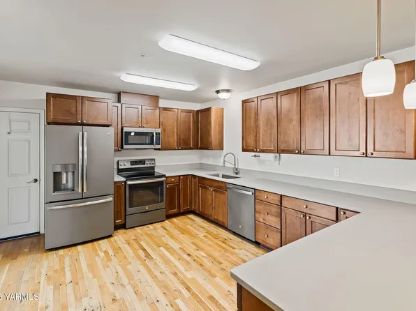 5701 W Chestnut Ave APT 9, Yakima, WA 98908