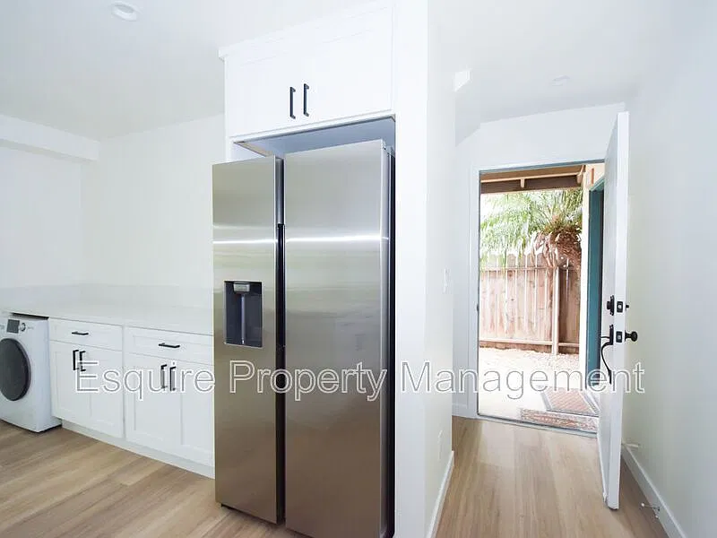 2 bed, 1.0 bath, 700 sqft, $2,570 — Photo 4