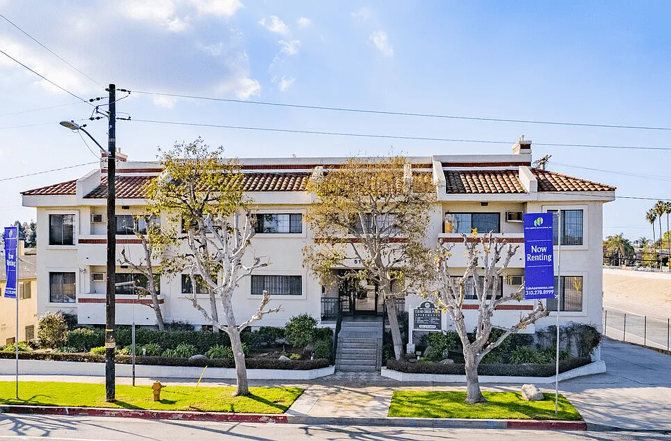 Lido Apartments - 5105 Inglewood Blvd — Photo 1