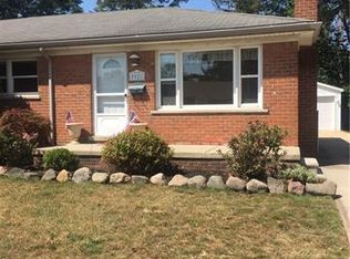 9921 Woodring St, Livonia, MI 48150