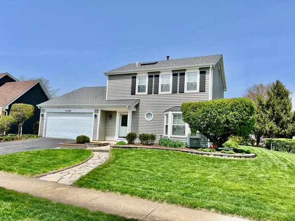 27W280 Churchill Rd, Winfield, IL 60190