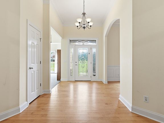 5th image of 620 Greene Dr