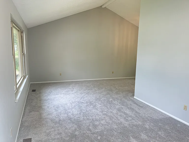 4620 Kirkwood St — Photo 3