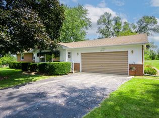 11 E Birch Ct, Yorkville, IL 60560