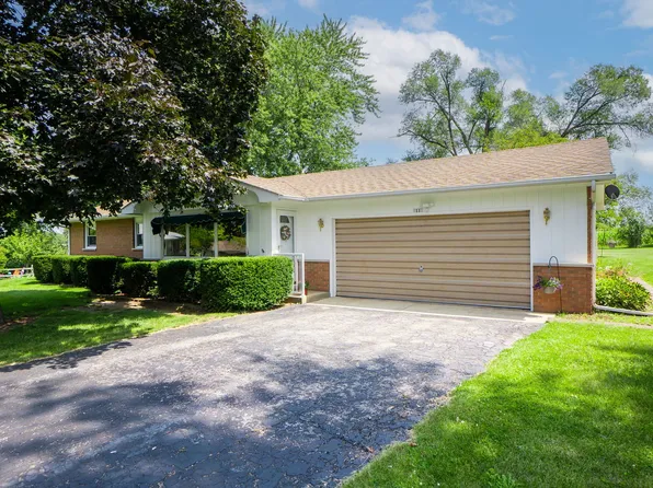 11 E Birch Ct, Yorkville, IL 60560