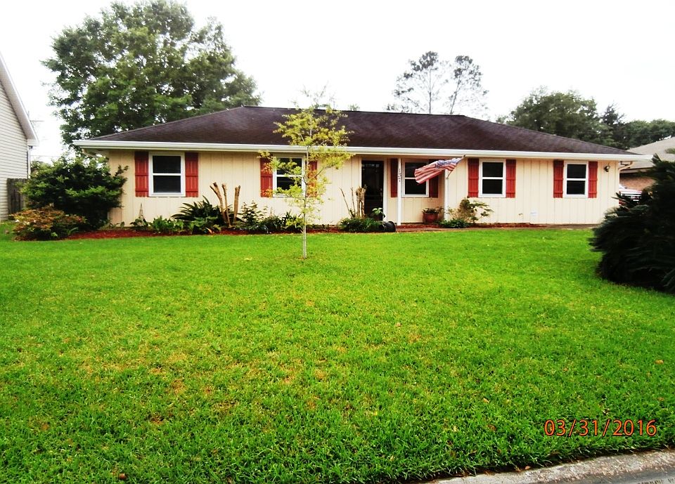 1st image of 137 Vanessa Ave