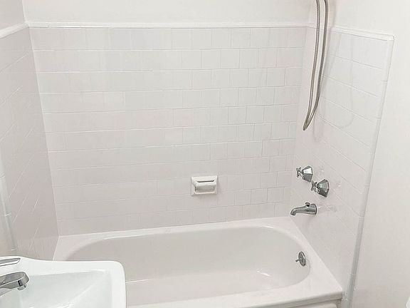 5th image of 5479 Carlson Dr #3