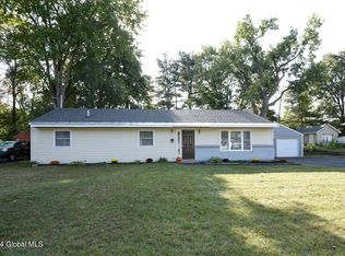 516 Clayton Rd, Schenectady, NY 12304