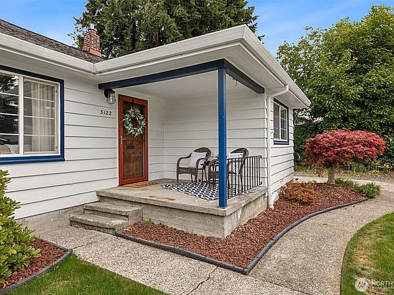 2nd image of 3122 Moore Street SE
