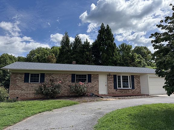 2nd image of 1412 Westwood Ln