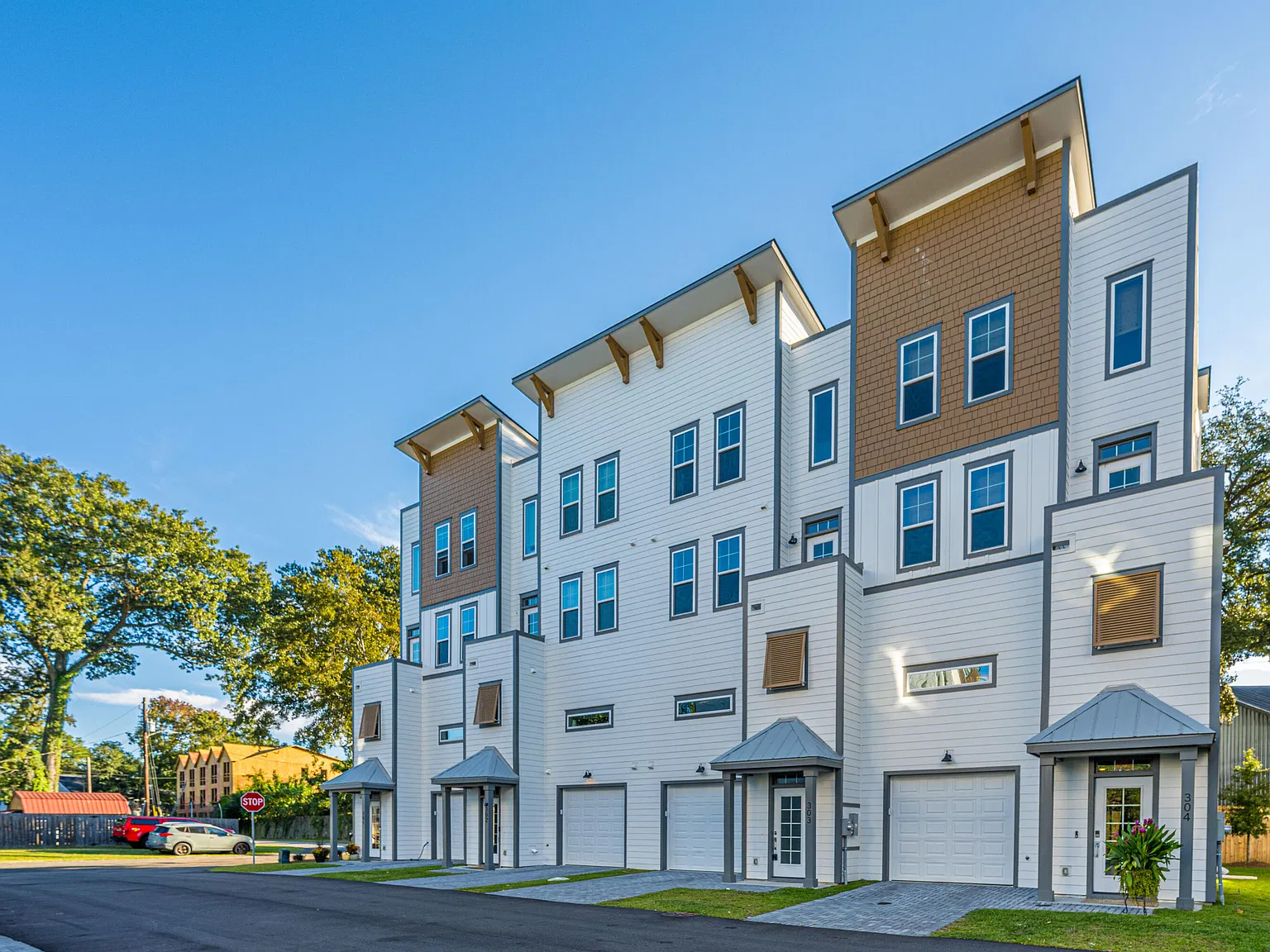 1150 Valdosta St — Photo 4
