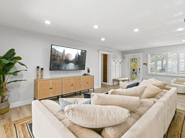 8110 W Lake Dr — Photo 9