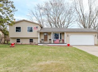 7357 Ponderosa Dr, Swartz Creek, MI 48473