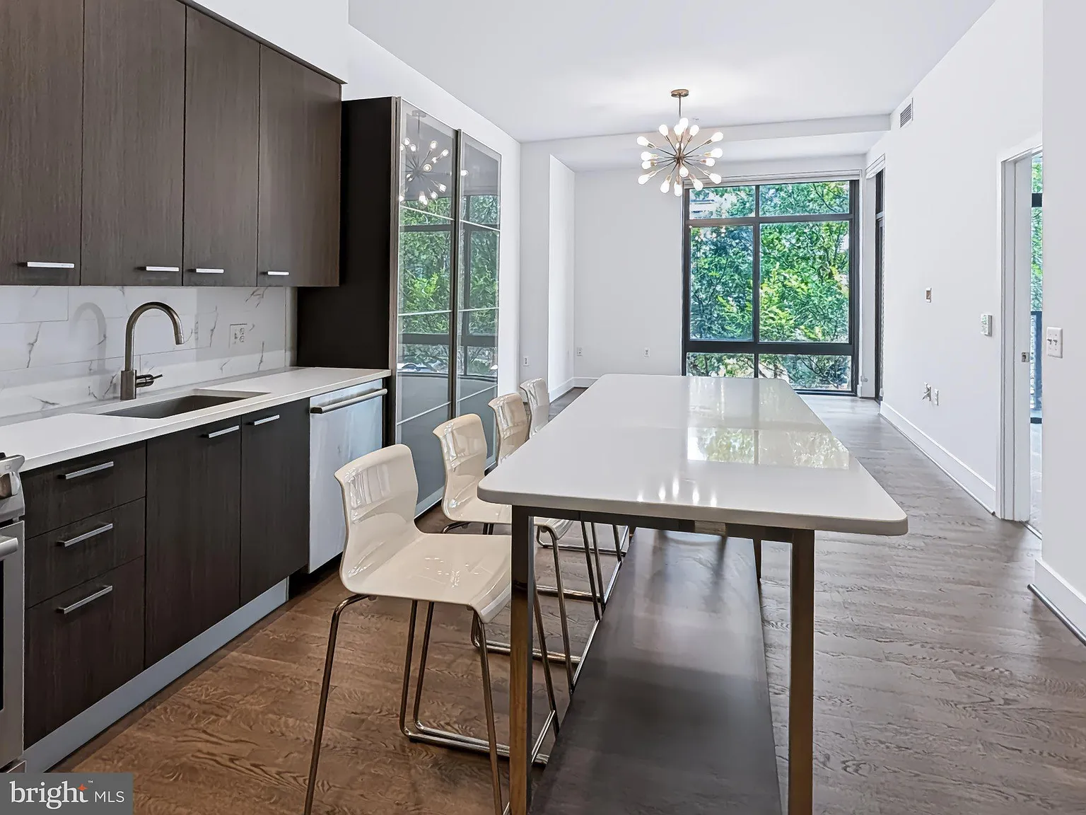 525 Water St SW — Photo 3