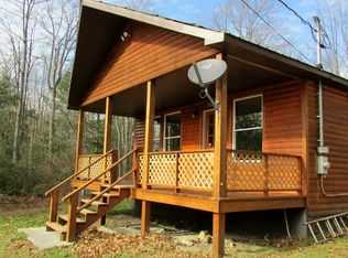 8 Buck Dr, Oakland, MD 21550