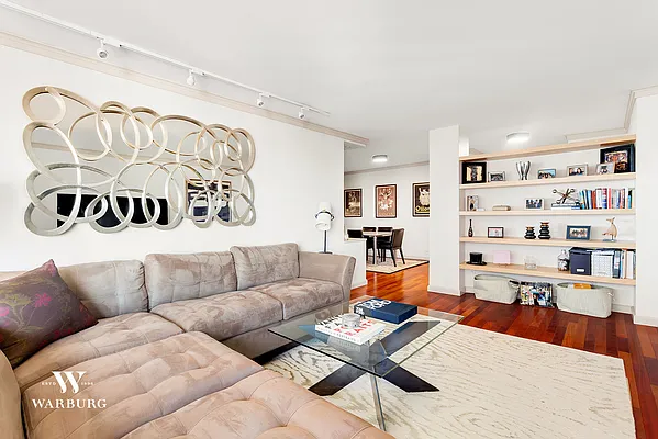 Sold by Warburg | media 2