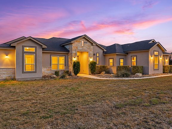 2nd image of 136 Vista View Pl