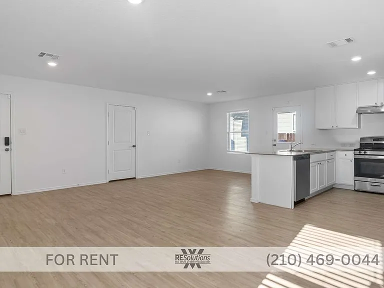 13551 Barton Cv — Photo 9