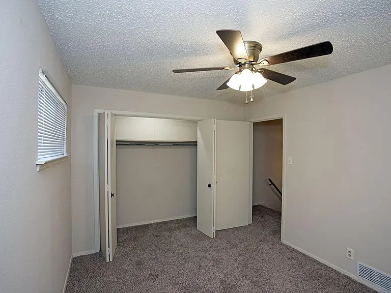 114 E Amherst Dr #A — Photo 10