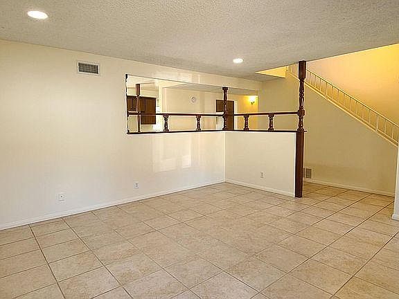 4th image of 360 Cazador St