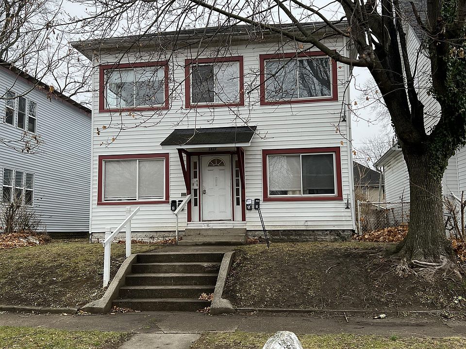 1st image of 2827 N Kenwood Ave APT 3