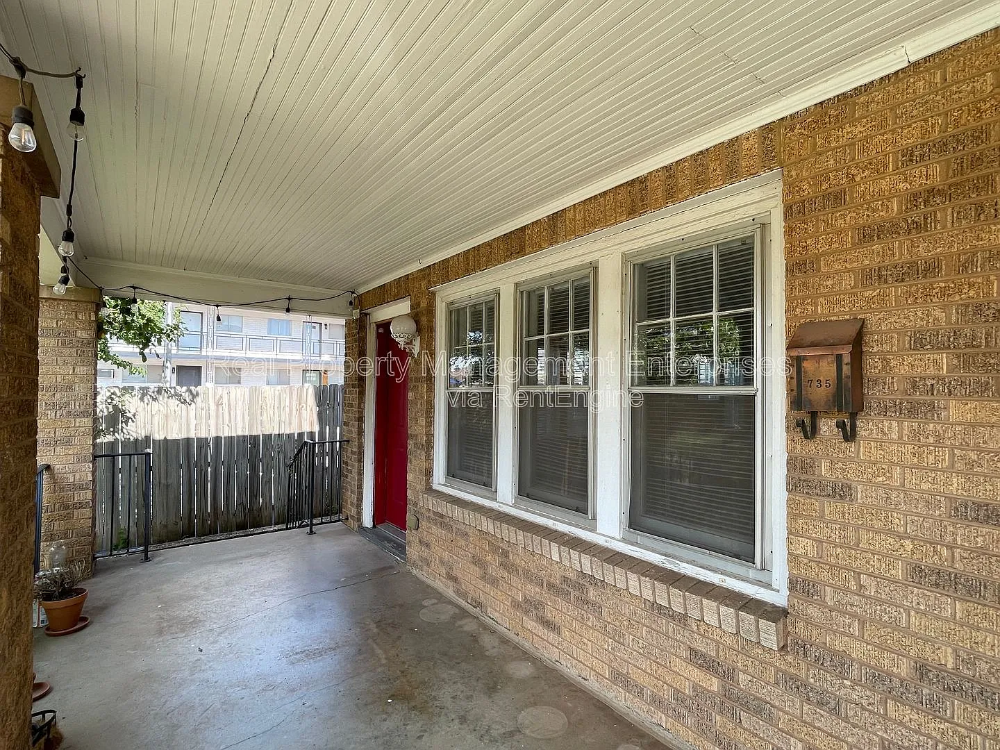 2 bed, 2.0 bath, 1216 sqft, $1,299 — Photo 2