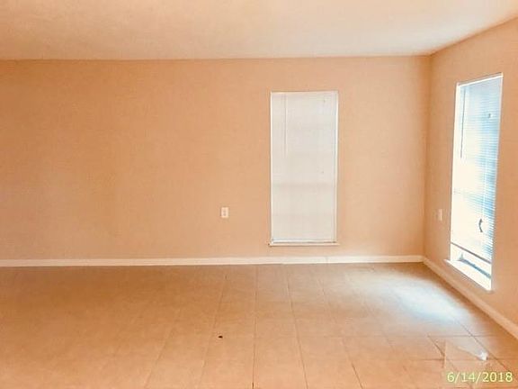 4th image of 9411 Hollock St #4