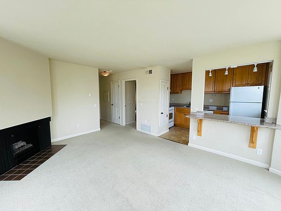 2nd image of 595 Duncan St APT 1