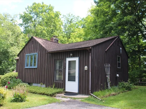 12 Barton Hts, Greenfield, MA 01301