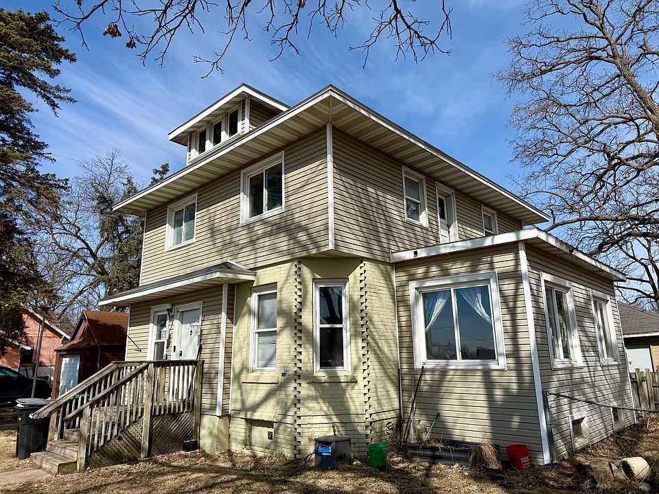 1st image of 102 1st Ave NW