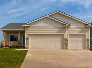 35 Bailey Cir, Waukee, IA 50263