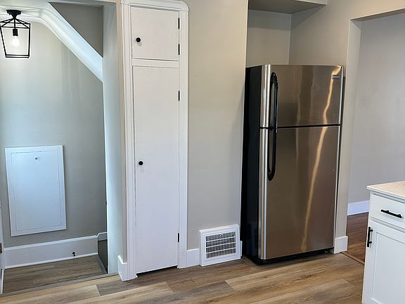 3rd image of 2667 Tifft St