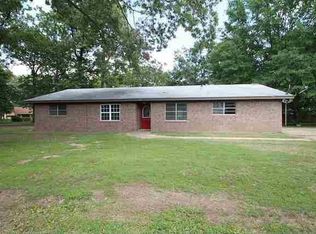 306 Garden Rd, Hooks, TX 75561