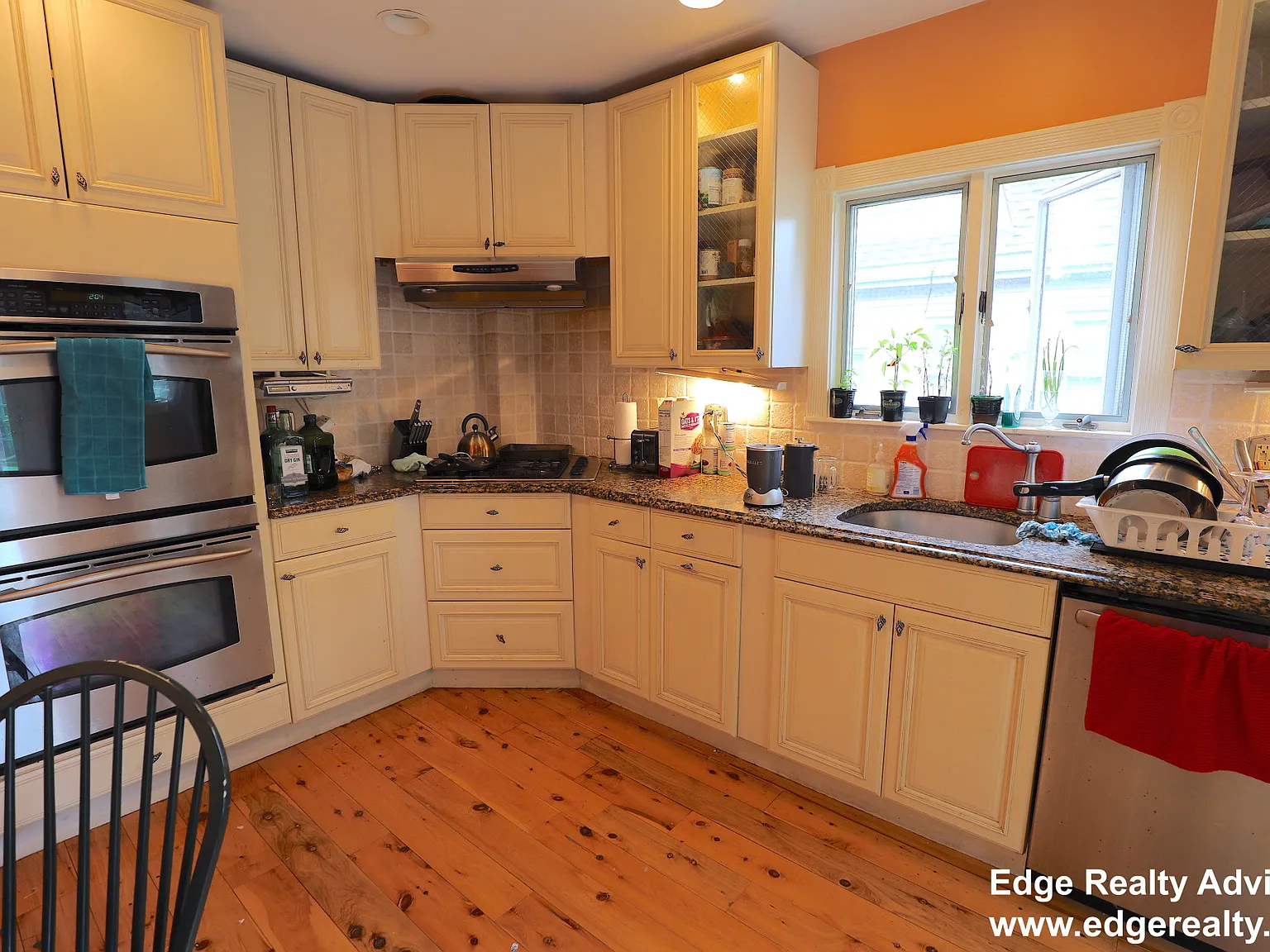 3 bed, 1200 sqft, $3,600 — Photo 1