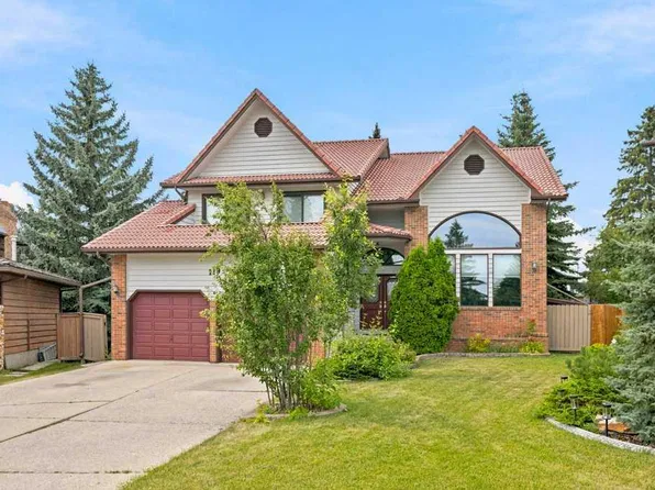 119 SE Strathbury Bay SW, Calgary, AB T3H 1N3