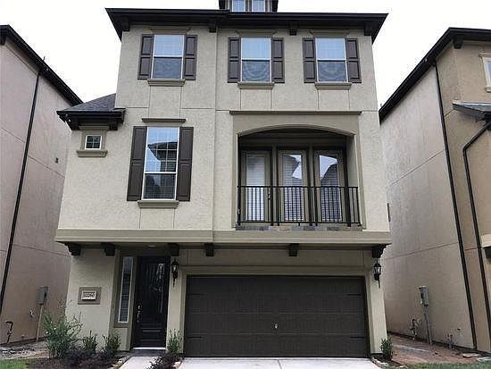 1st image of 12260 Oxford Crescent Cir