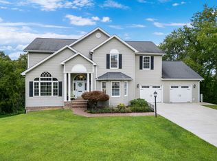 2285 Lubna Dr, Christiansburg, VA 24073