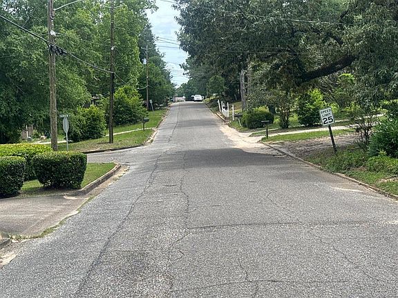 5th image of 136 Camilla Ave