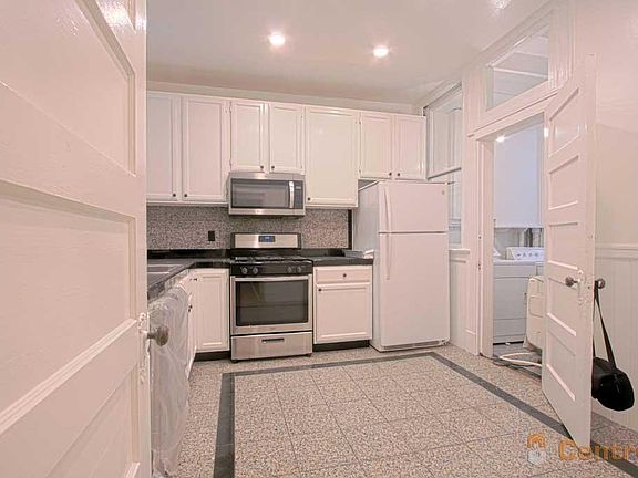 3rd image of 1332-1336 Larkin St #A1