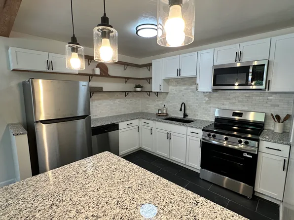 971 Joliet Dr, Maumee, OH