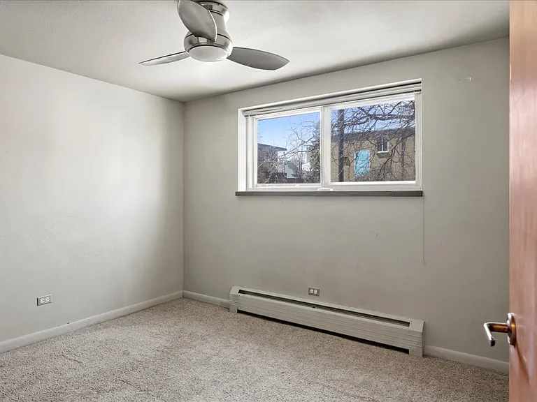 1302 N Columbine St #101 — Photo 6