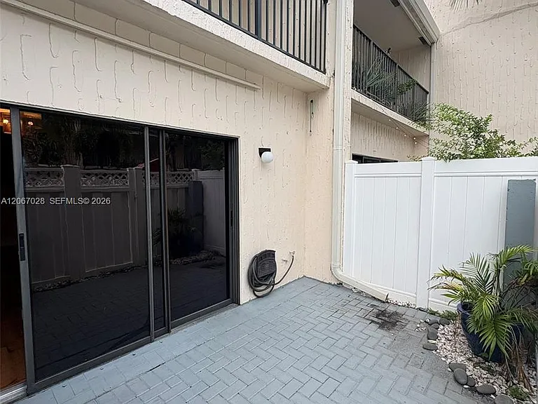 233 SE 11th Ave #233 — Photo 25